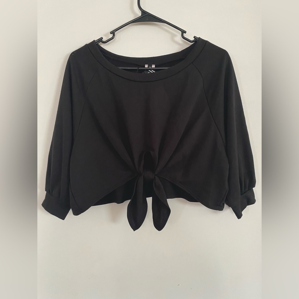 Black cropped half sleeve shirt
